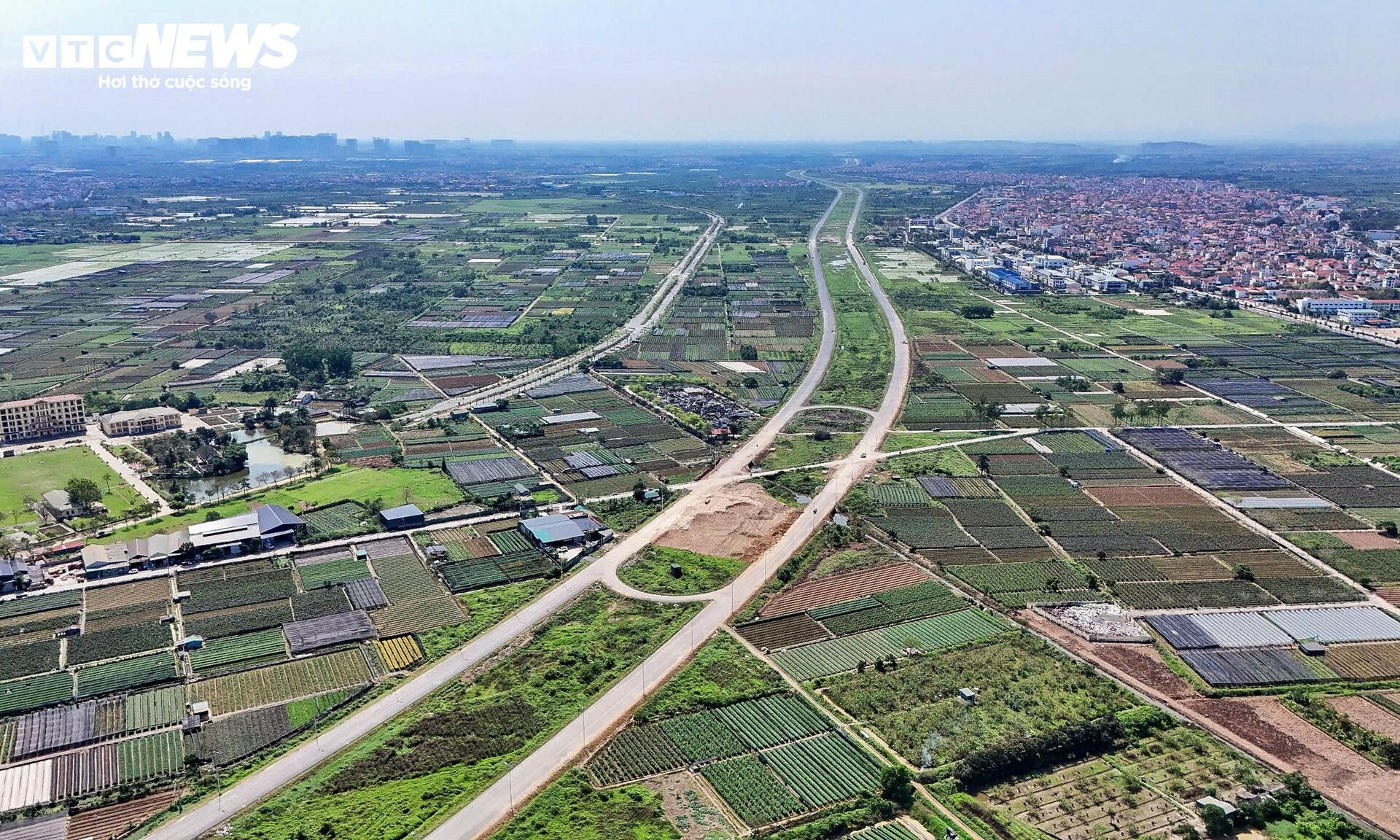 Cận cảnh Vành đai 4 phía Tây Hà Nội sau 2 năm thi công- Ảnh 2.